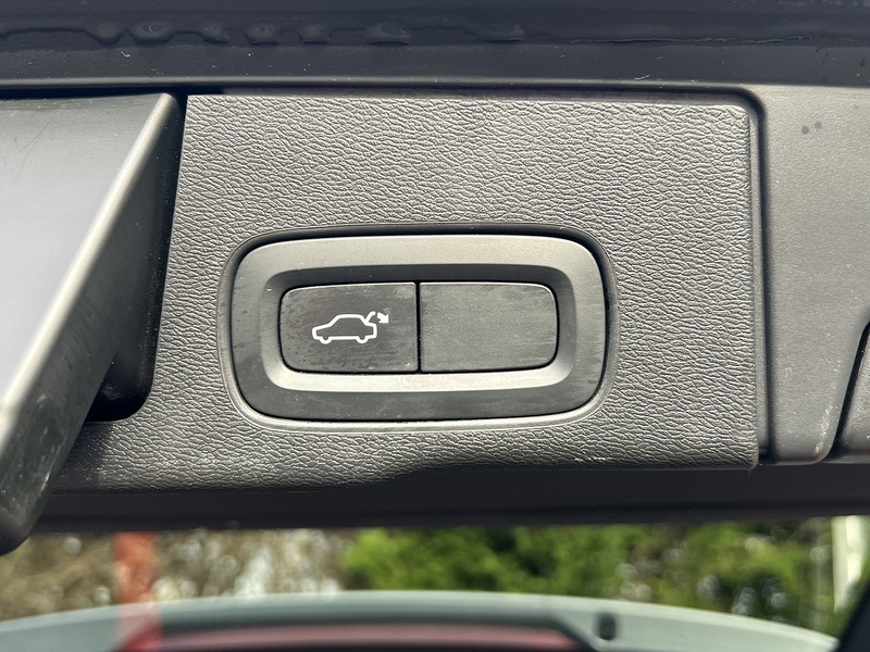 Volvo XC60 h T8 Twin Engine R-Design - U11740