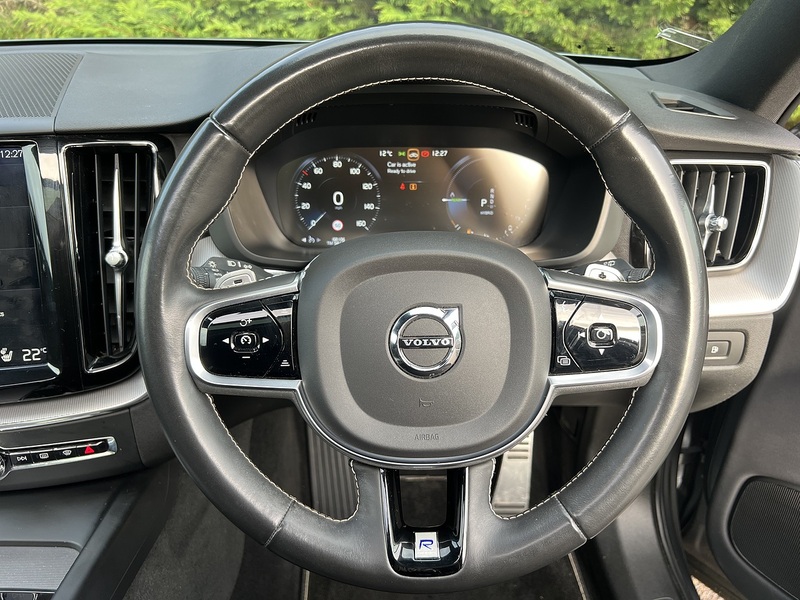Volvo XC60 h T8 Twin Engine R-Design - U11740