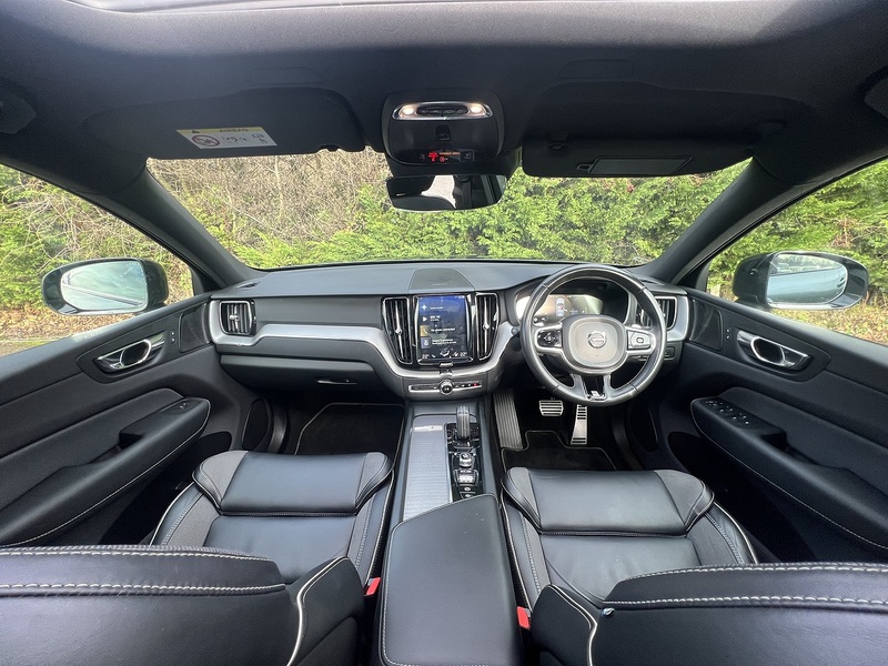 Volvo XC60 h T8 Twin Engine R-Design - U11740