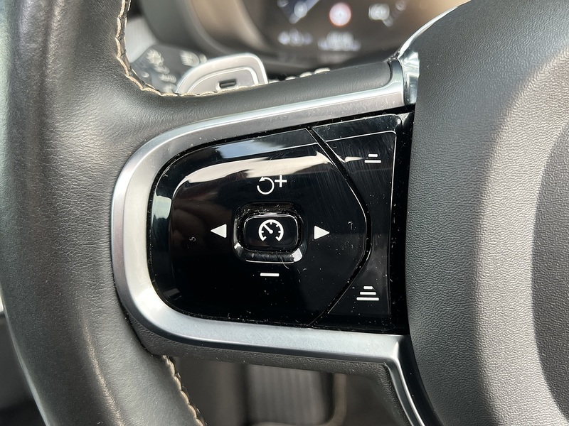 Volvo XC60 h T8 Twin Engine R-Design - U11740