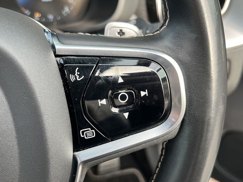 Volvo XC60 h T8 Twin Engine R-Design - U11740