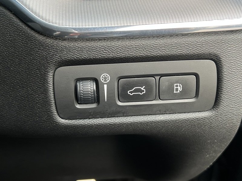 Volvo XC60 h T8 Twin Engine R-Design - U11740