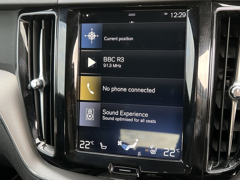 Volvo XC60 h T8 Twin Engine R-Design - U11740