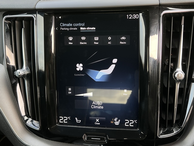 Volvo XC60 h T8 Twin Engine R-Design - U11740