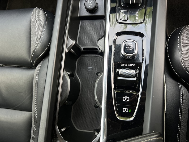 Volvo XC60 h T8 Twin Engine R-Design - U11740