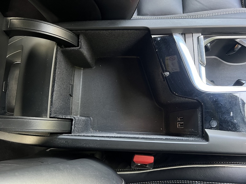 Volvo XC60 h T8 Twin Engine R-Design - U11740