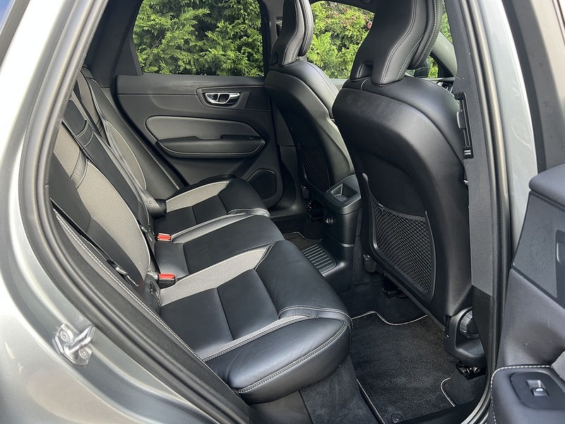 Volvo XC60 h T8 Twin Engine R-Design - U11740