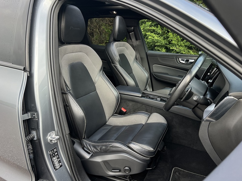 Volvo XC60 h T8 Twin Engine R-Design - U11740