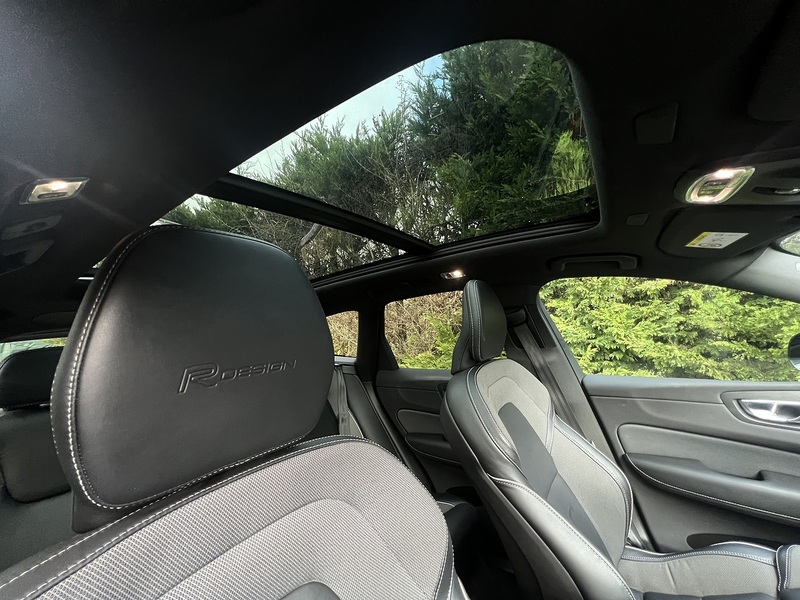 Volvo XC60 h T8 Twin Engine R-Design - U11740