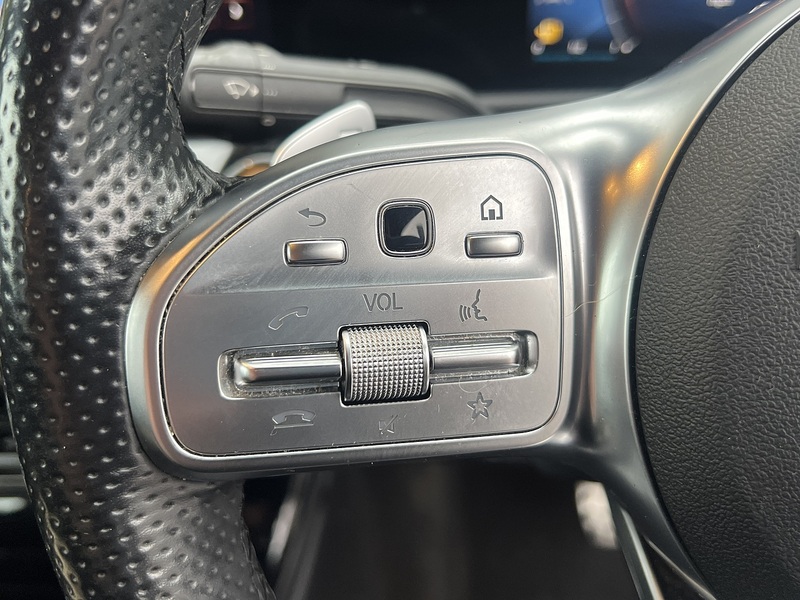 Mercedes-Benz A Class A250e AMG Line Edition - U11743