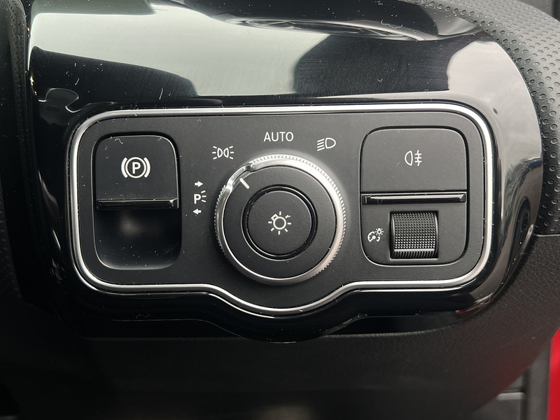 Mercedes-Benz A Class A250e AMG Line Edition - U11743