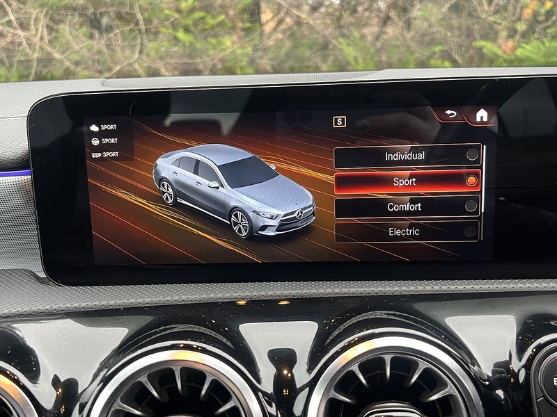 Mercedes-Benz A Class A250e AMG Line Edition - U11743