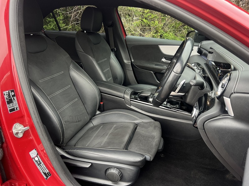 Mercedes-Benz A Class A250e AMG Line Edition - U11743