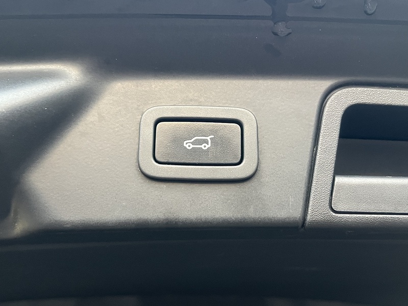 Land Rover Range Rover Velar D240 R-Dynamic SE - U11753