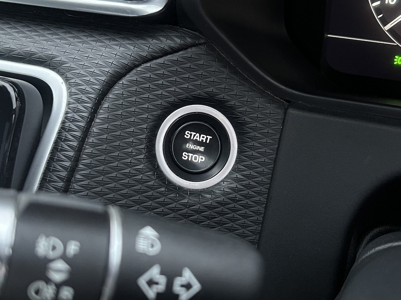 Land Rover Range Rover Velar D240 R-Dynamic SE - U11753