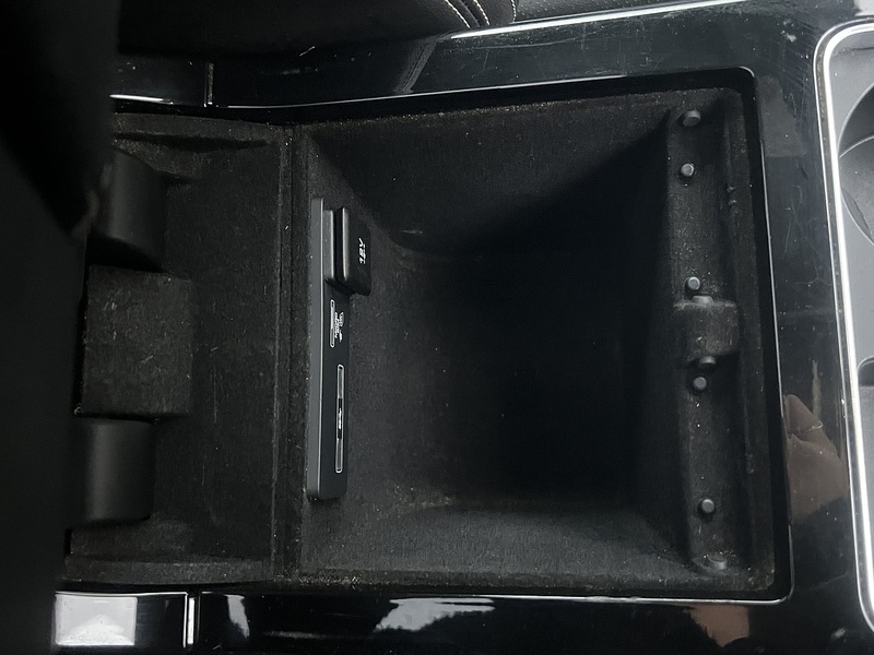 Land Rover Range Rover Velar D240 R-Dynamic SE - U11753