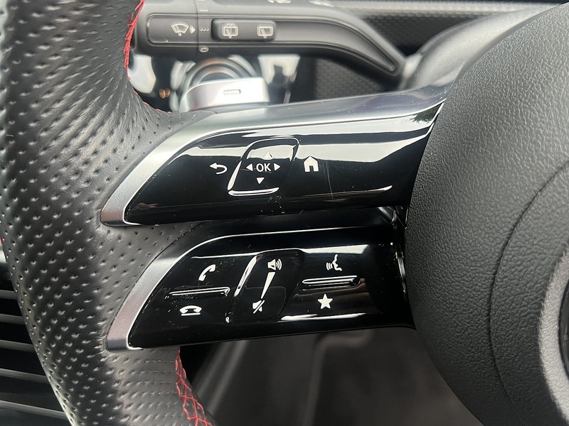 Mercedes-Benz A Class A250e AMG Line - U11757