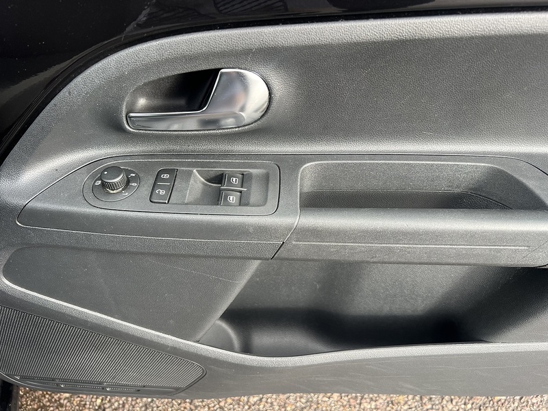 Volkswagen Up Move Up - U11771