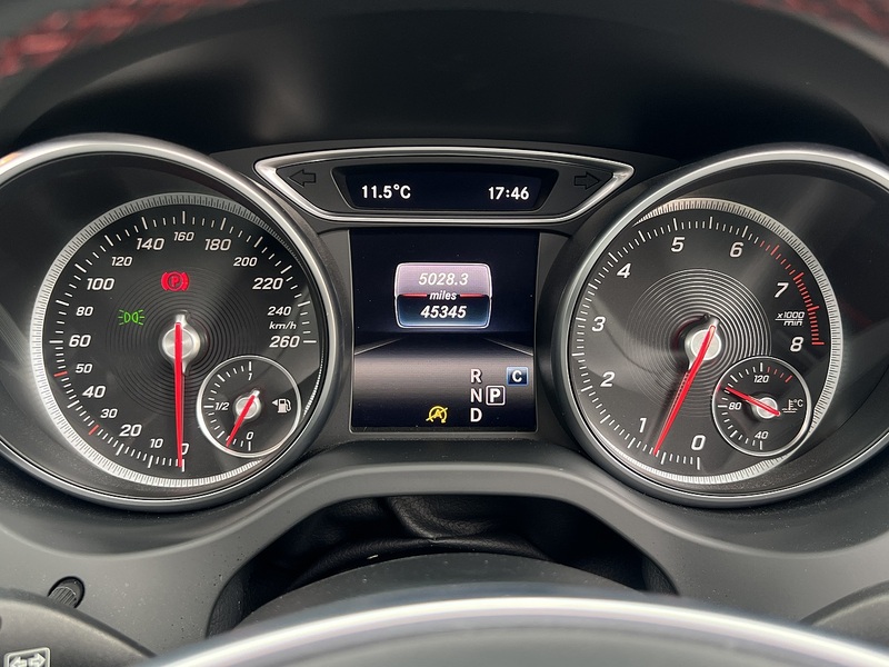 Mercedes-Benz Cla Cla 180 Amg Line Premium Plus - U11772