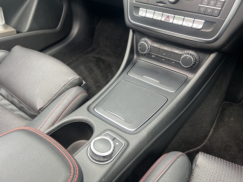 Mercedes-Benz Cla Cla 180 Amg Line Premium Plus - U11772