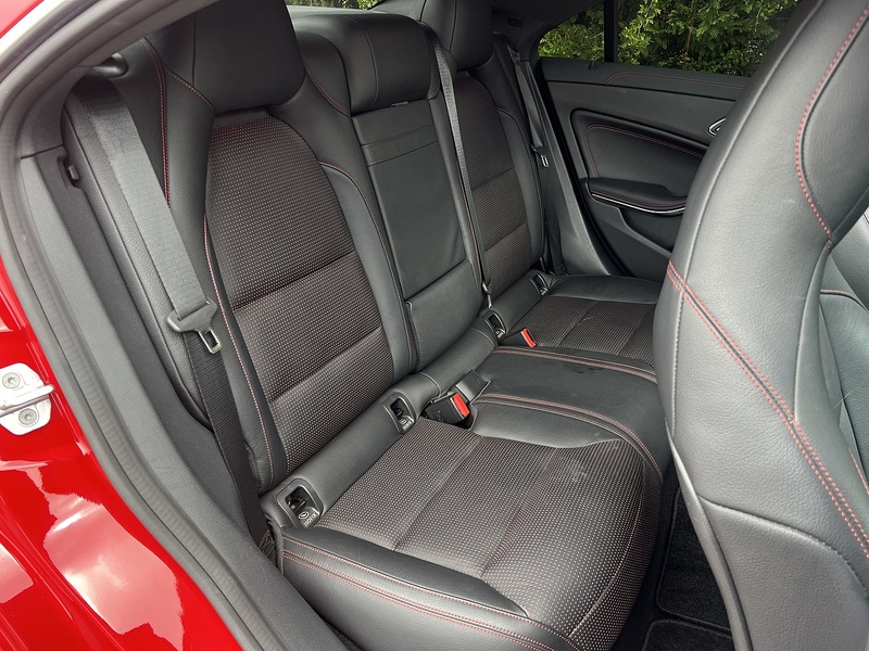 Mercedes-Benz Cla Cla 180 Amg Line Premium Plus - U11772