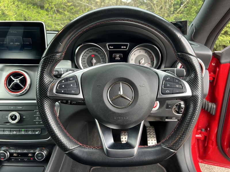 Mercedes-Benz Cla Cla 180 Amg Sport - U11774