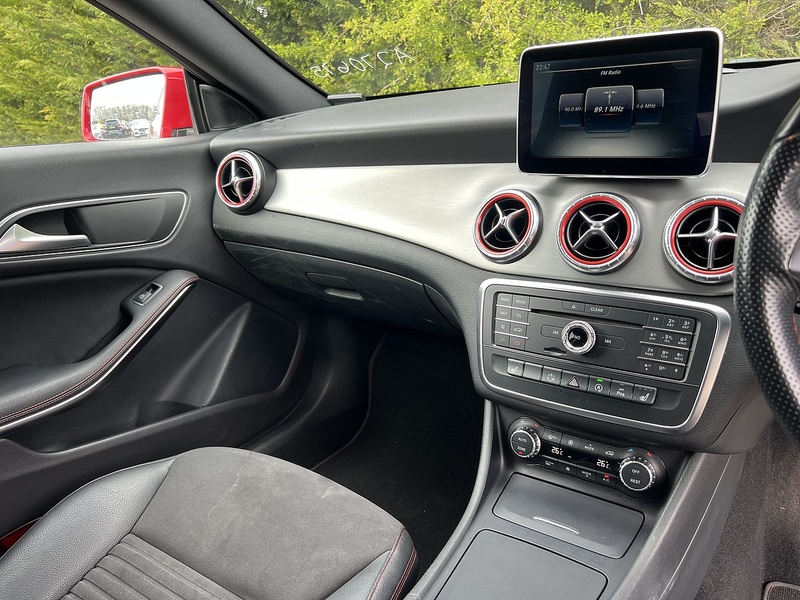 Mercedes-Benz Cla Cla 180 Amg Sport - U11774