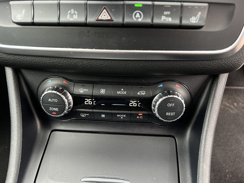 Mercedes-Benz Cla Cla 180 Amg Sport - U11774