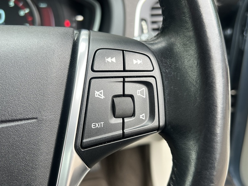 Volvo V40 T4 Se - U11776