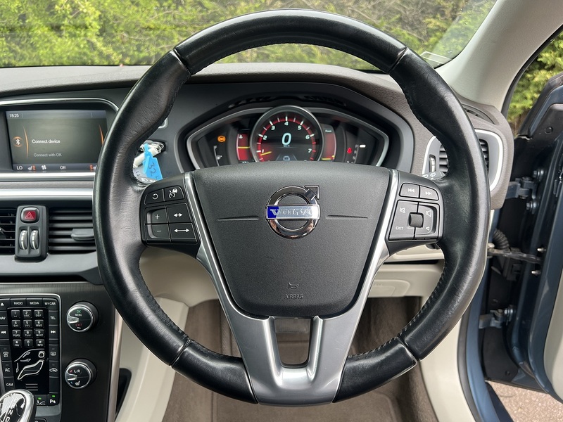 Volvo V40 T4 Se - U11776