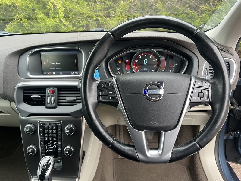 Volvo V40 T4 Se - U11776