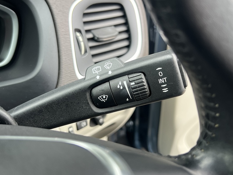 Volvo V40 T4 Se - U11776