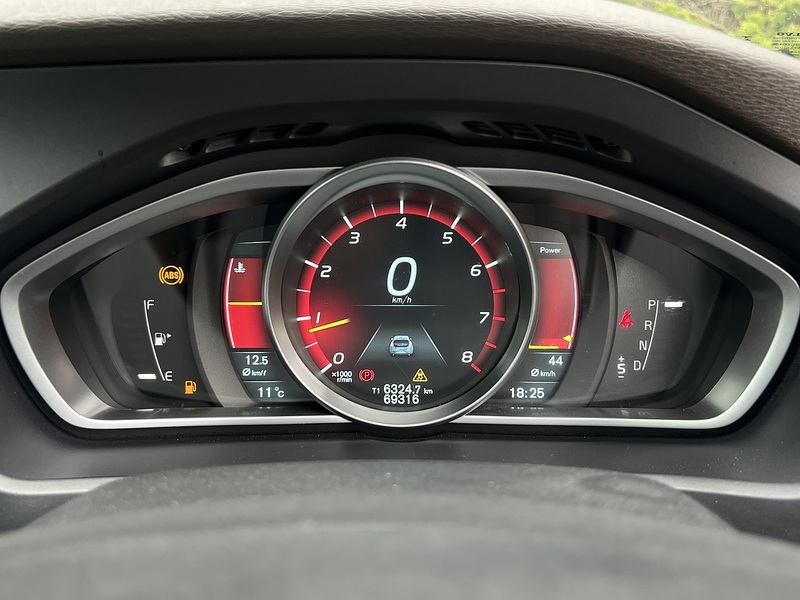 Volvo V40 T4 Se - U11776