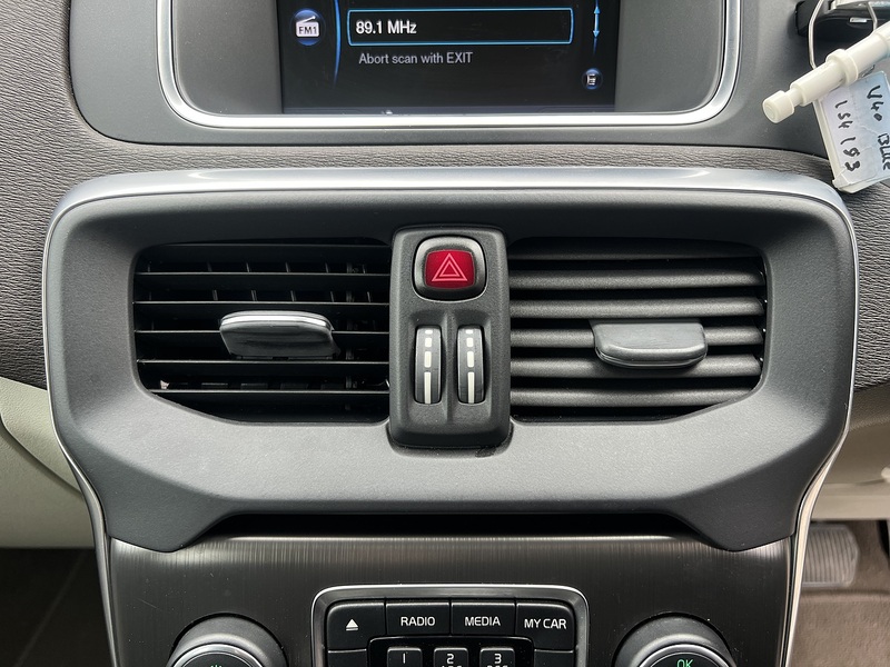 Volvo V40 T4 Se - U11776