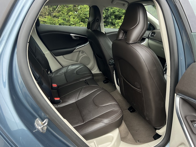 Volvo V40 T4 Se - U11776