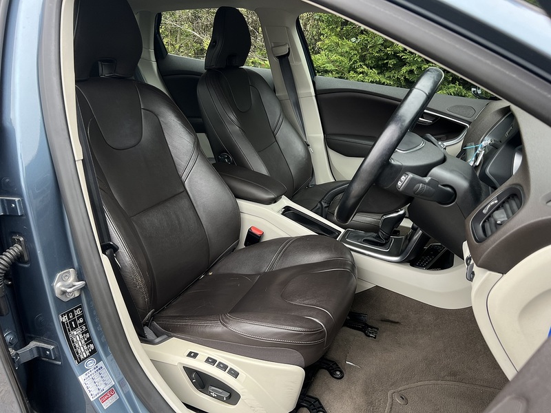 Volvo V40 T4 Se - U11776