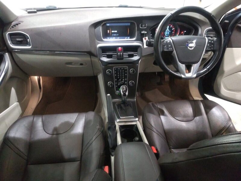 Volvo V40 T4 Se - U11776