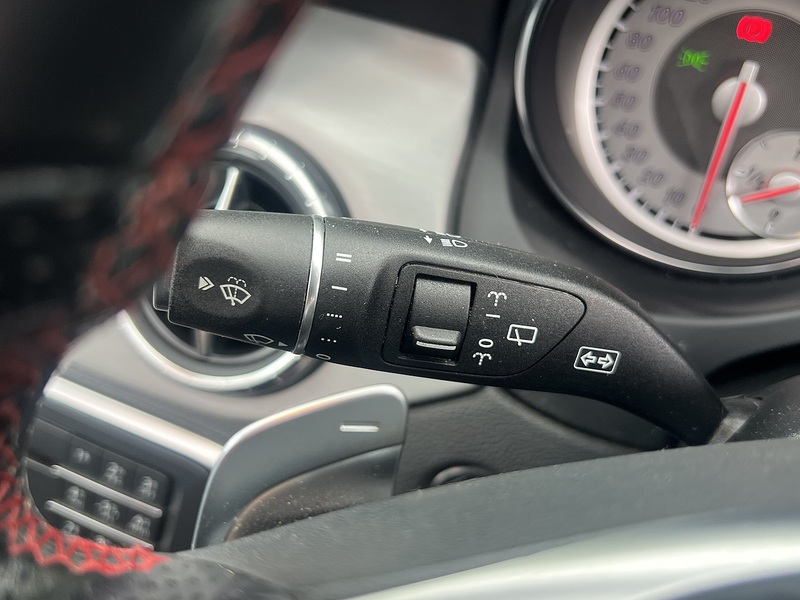 Mercedes-Benz Cla Cla 180 Amg Sport - U11777