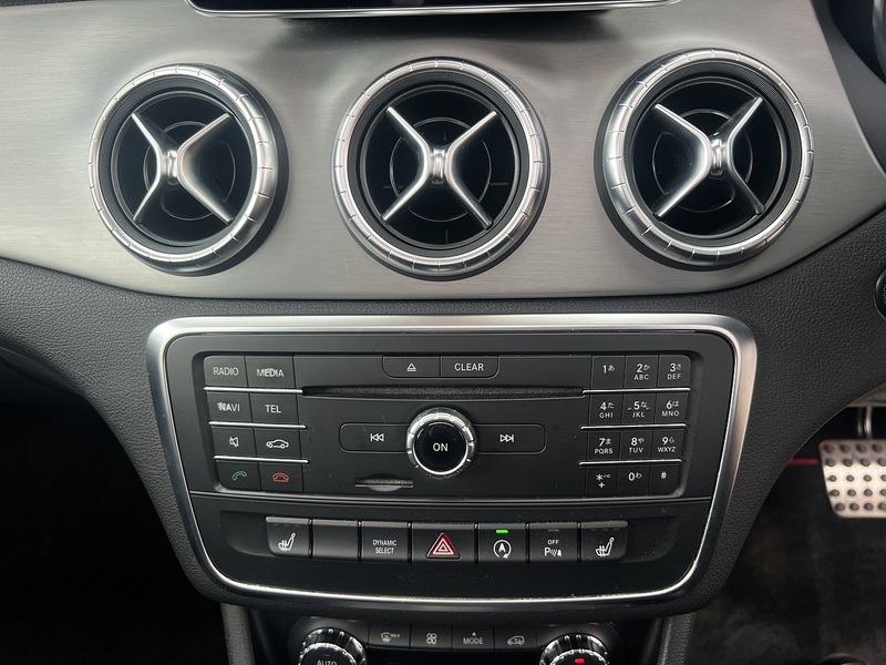 Mercedes-Benz Cla Cla 180 Amg Sport - U11777