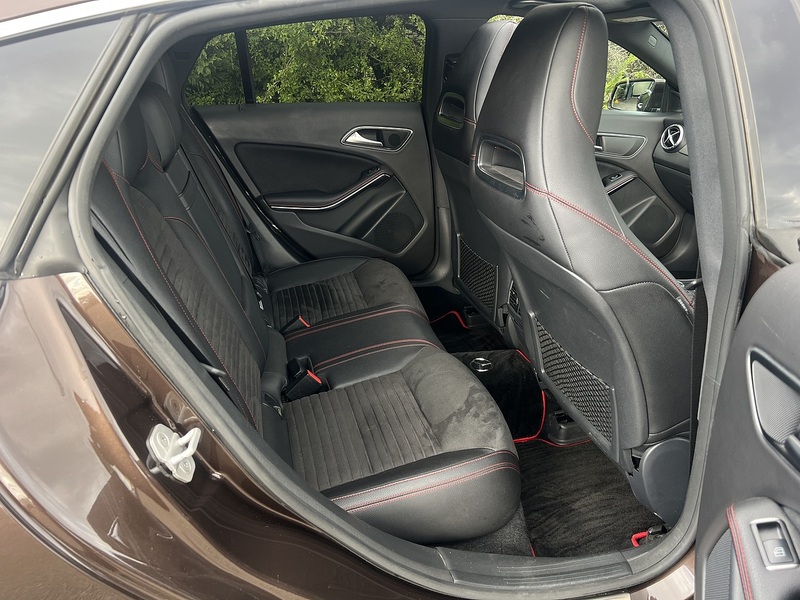 Mercedes-Benz Cla Cla 180 Amg Sport - U11777
