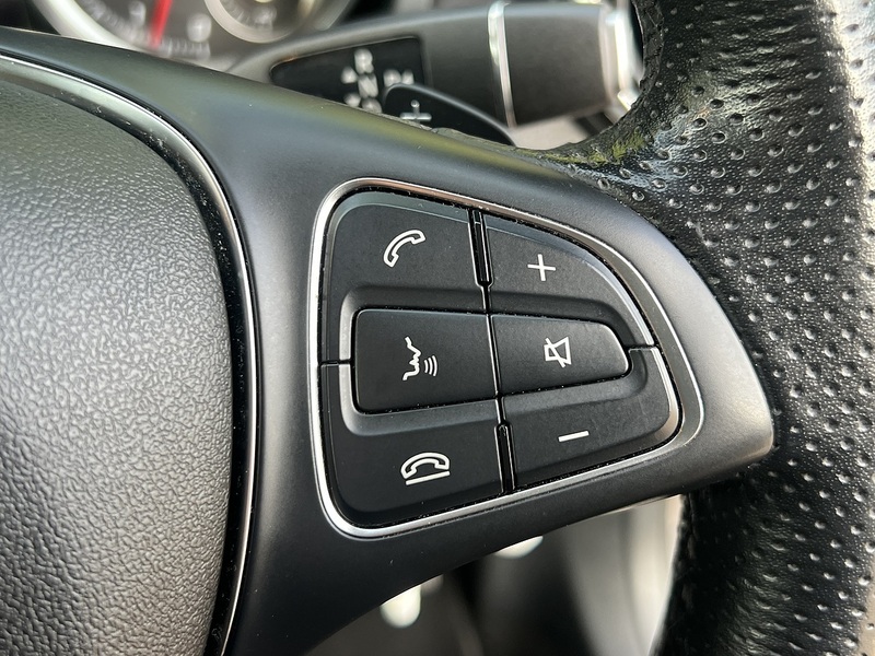 Mercedes-Benz GLA GLA180 Urban Edition - U11779