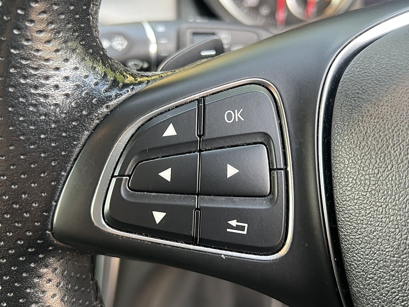 Mercedes-Benz GLA GLA180 Urban Edition - U11779