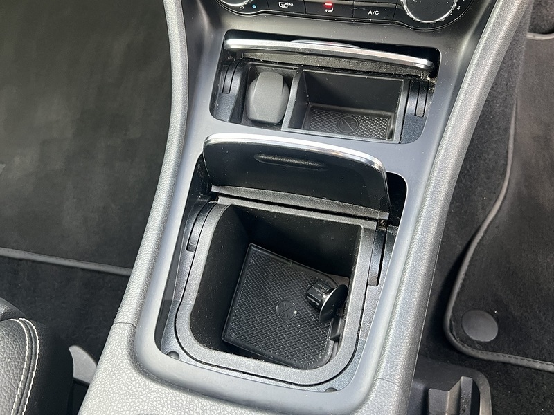 Mercedes-Benz GLA GLA180 Urban Edition - U11779