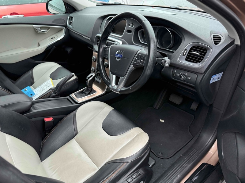Volvo V40 T5 Cross Country Lux Nav Awd - U11781