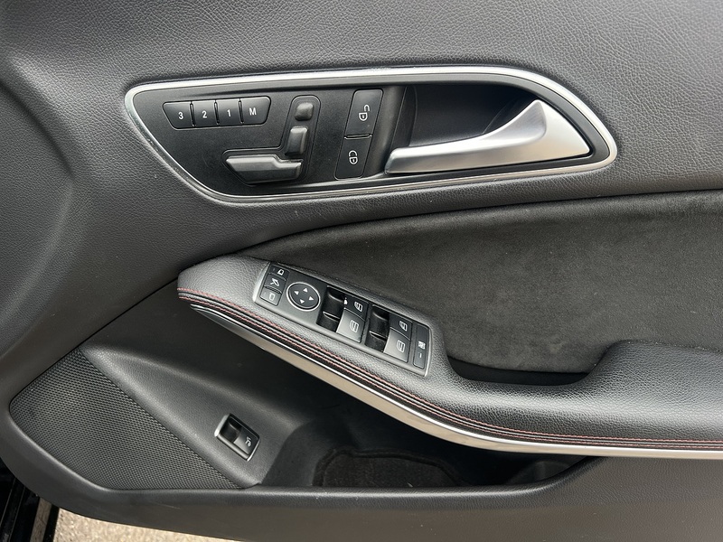 Mercedes-Benz Cla Cla 180 Amg Sport - U11787