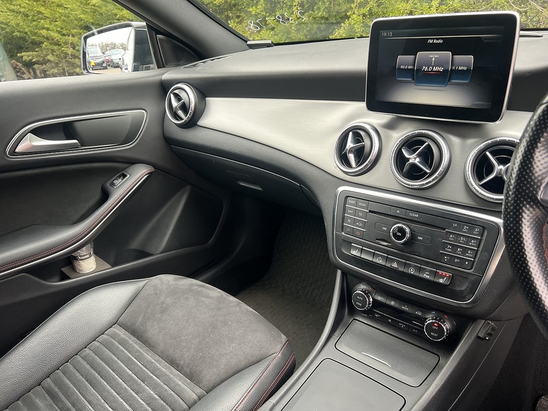 Mercedes-Benz Cla Cla 180 Amg Sport - U11787