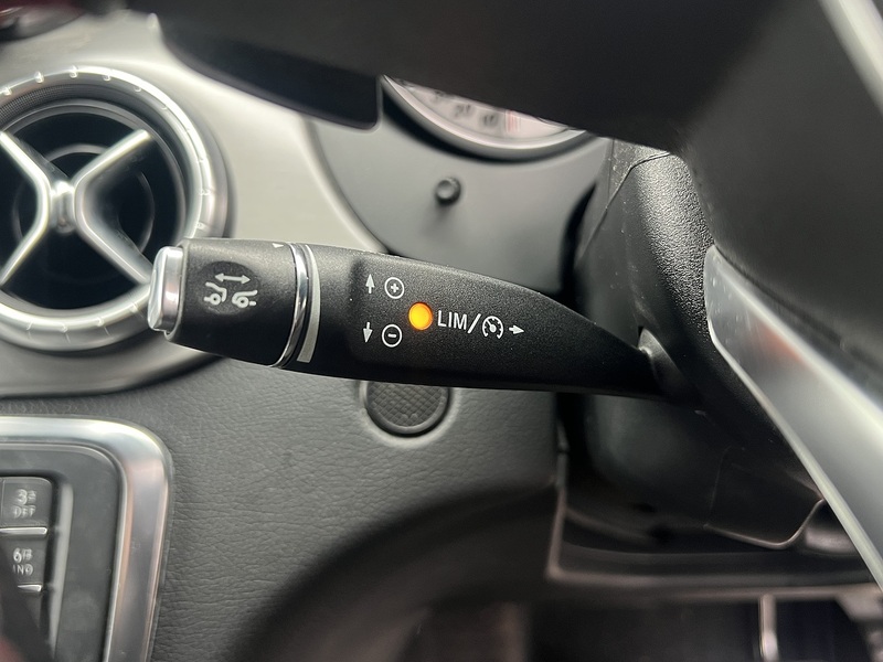 Mercedes-Benz Cla Cla 180 Amg Sport - U11787