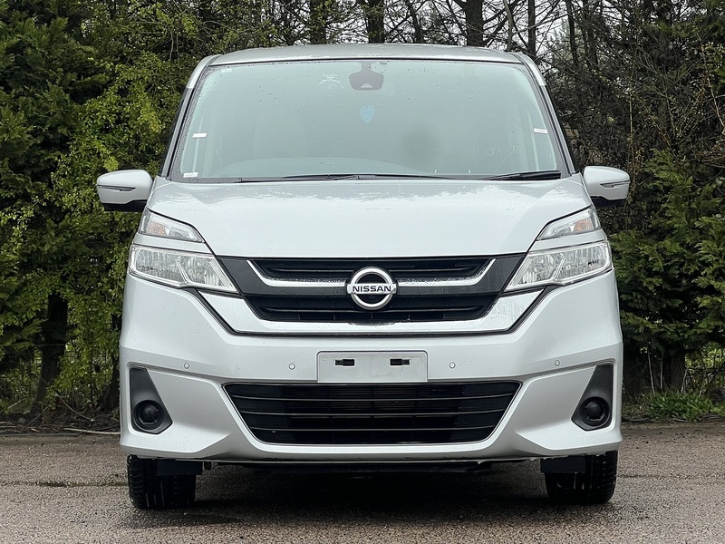 Nissan Serena 2.0 Hybrid X 8 Seater - U11788
