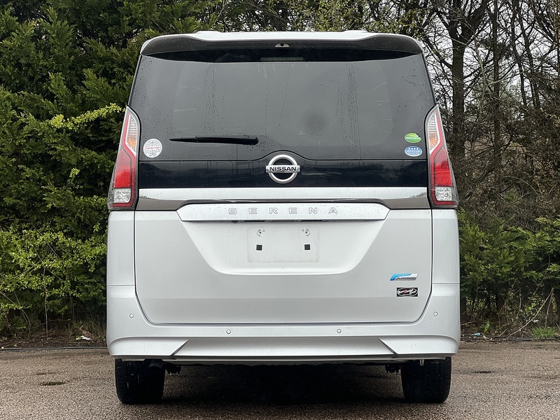 Nissan Serena 2.0 Hybrid X 8 Seater - U11788