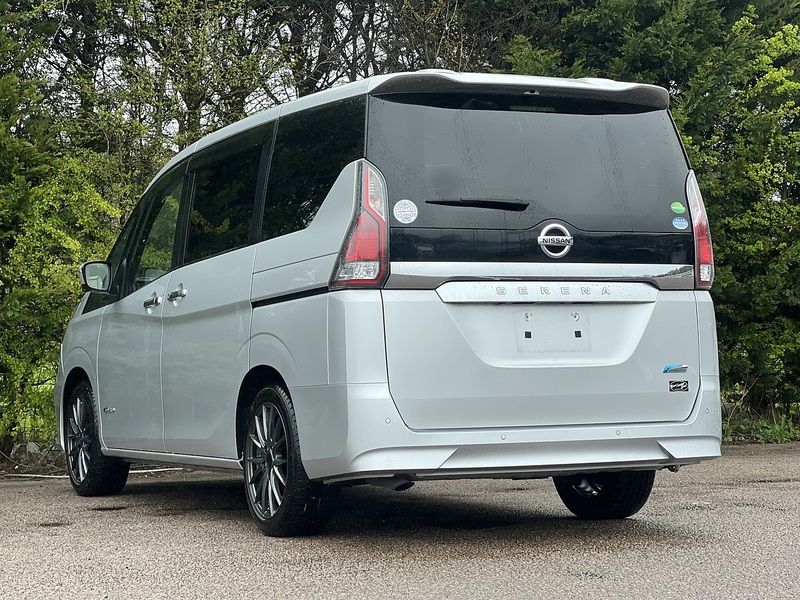 Nissan Serena 2.0 Hybrid X 8 Seater - U11788